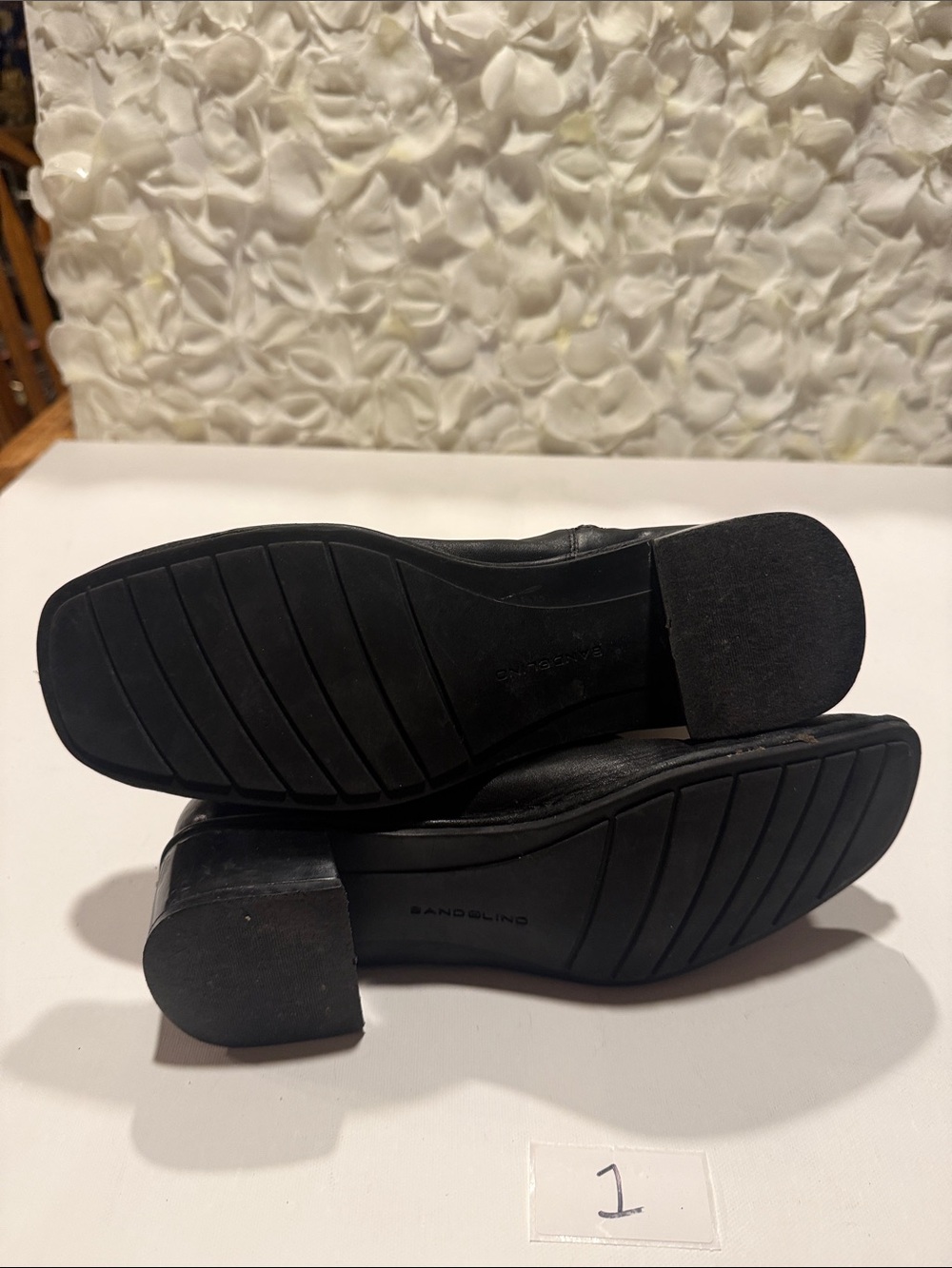 Bandolino Vintage Black Leather Ankle Zip Boots - Picture 4 of 4